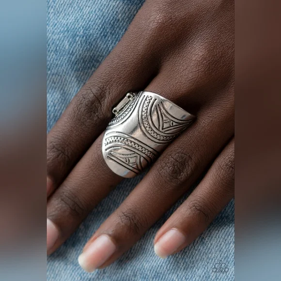 Pharaoh Party Ring - Picture 1 of 2